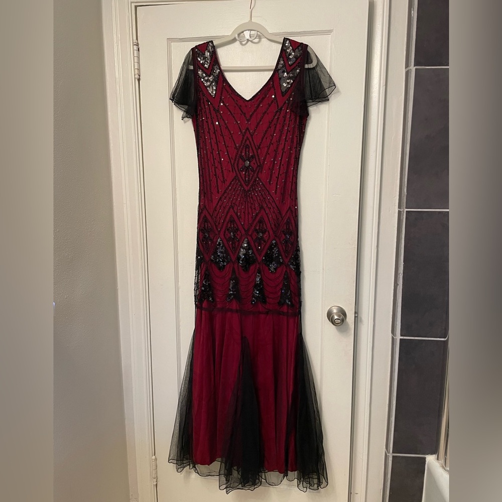 Beaded red and black gown, no size but fits M, floor length!